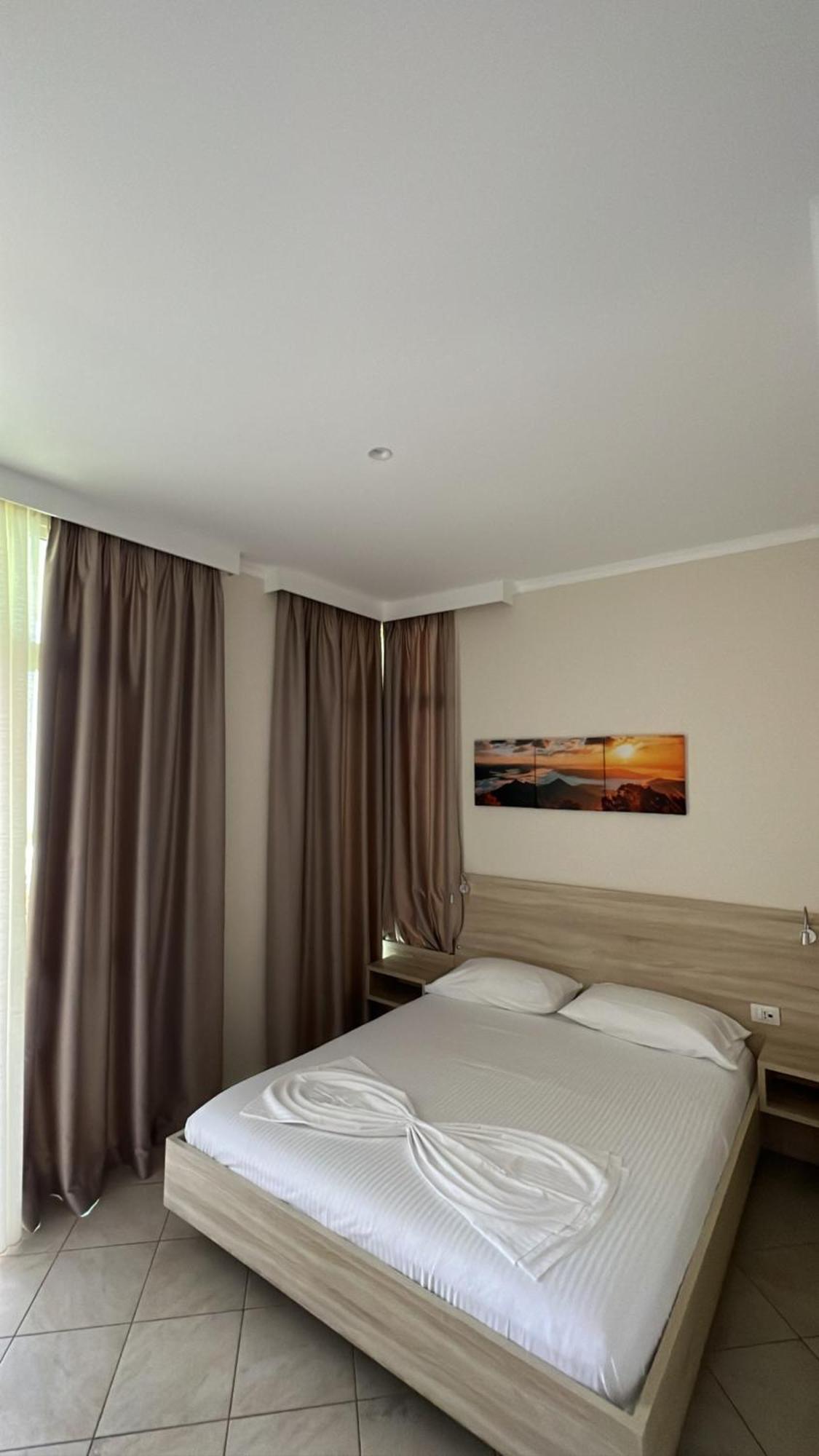 Hotel Jon Dhërmi Extérieur photo