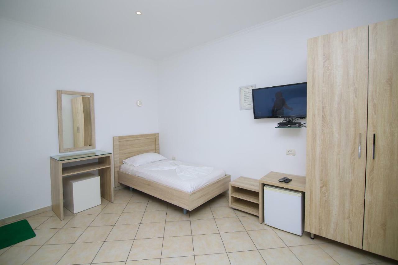Hotel Jon Dhërmi Extérieur photo
