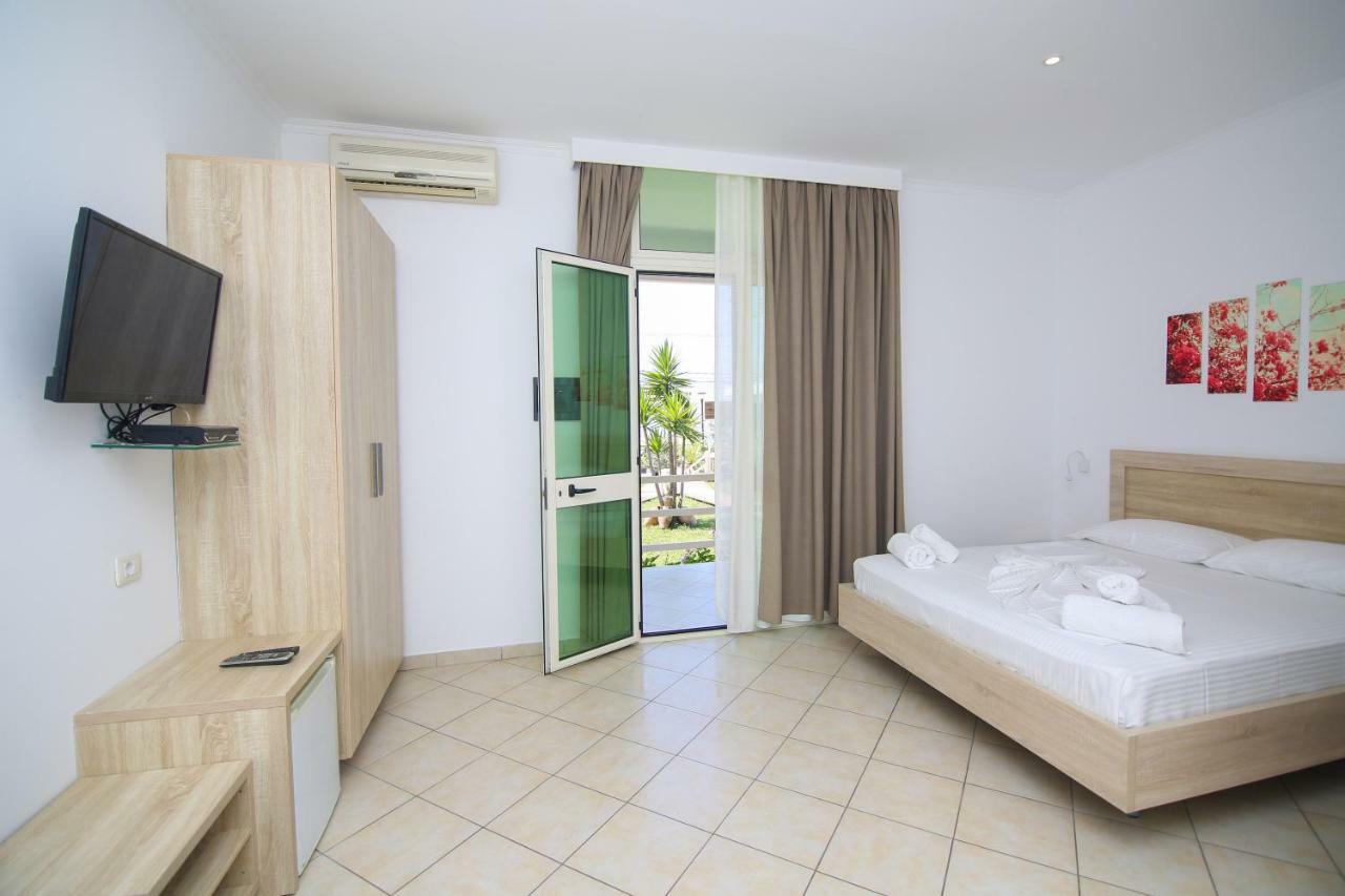 Hotel Jon Dhërmi Extérieur photo