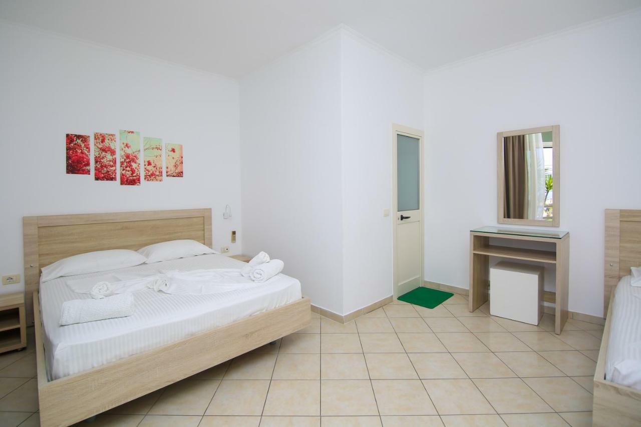 Hotel Jon Dhërmi Extérieur photo